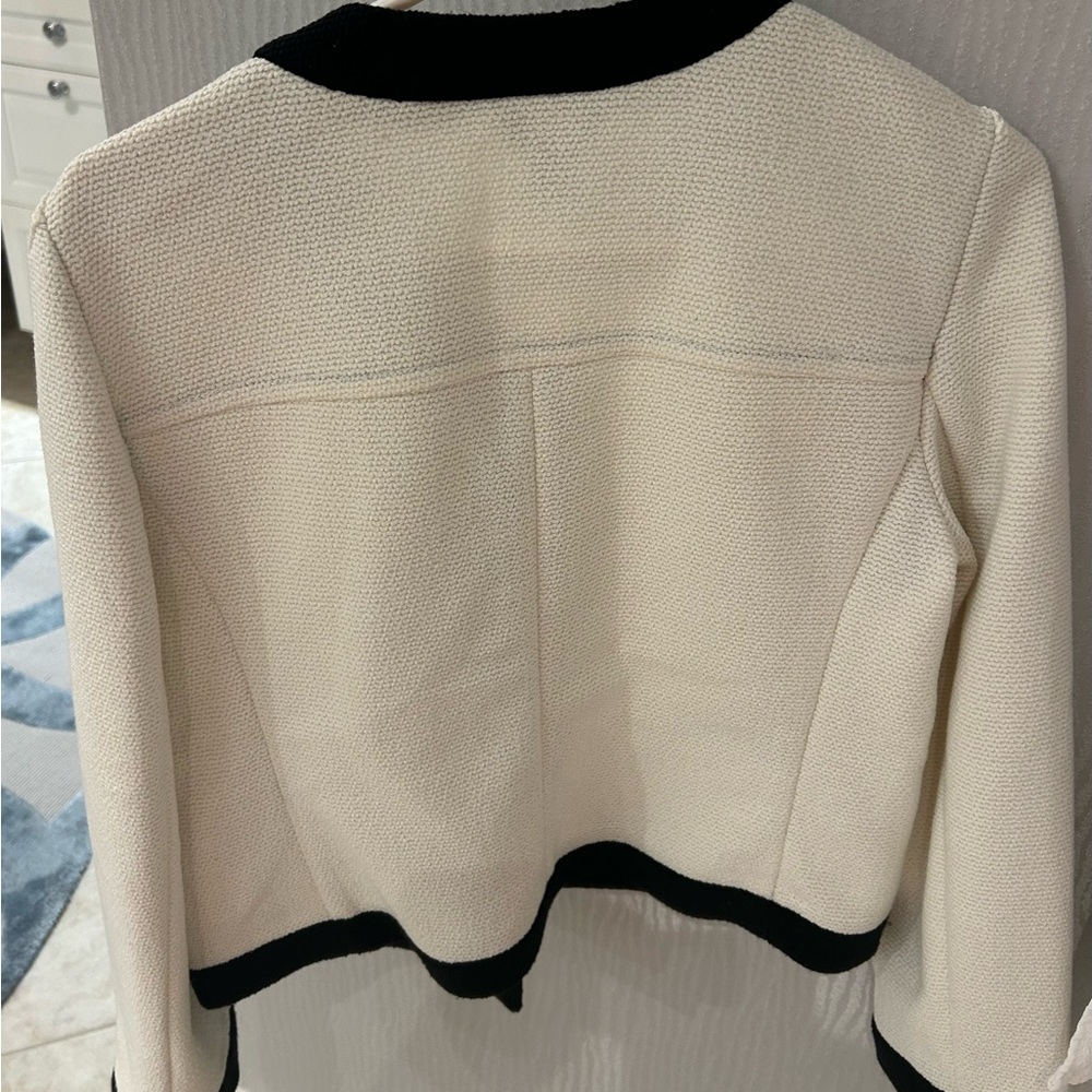 Ann Taylor Cream and Black Blazer - Picture 4 of 5